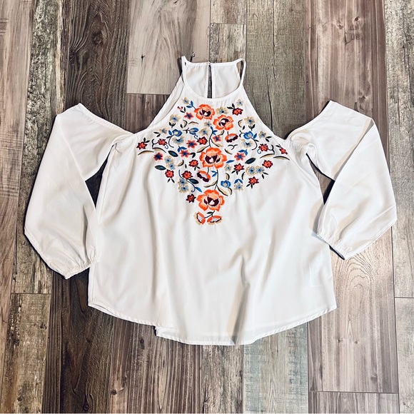 Abercrombie & Fitch Womens Embroidered Blouse  Floral Cold Shoulder Medium NWOT - Picture 2 of 9